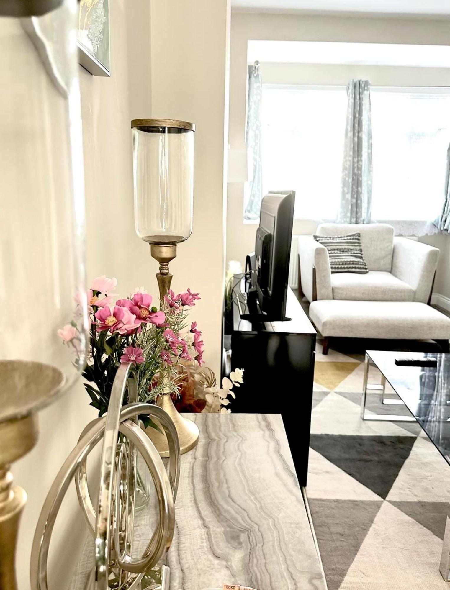 Westcliff On Sea Villa เซาเทนด์ ออน ซี ภายนอก รูปภาพ